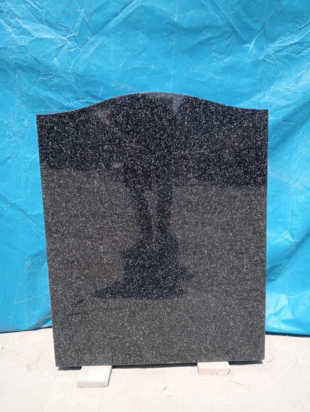 Black Arch Headstone